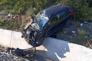 Automobil sletio s puta u blizini Aerodroma Tivat, jedna osoba povrijeđena